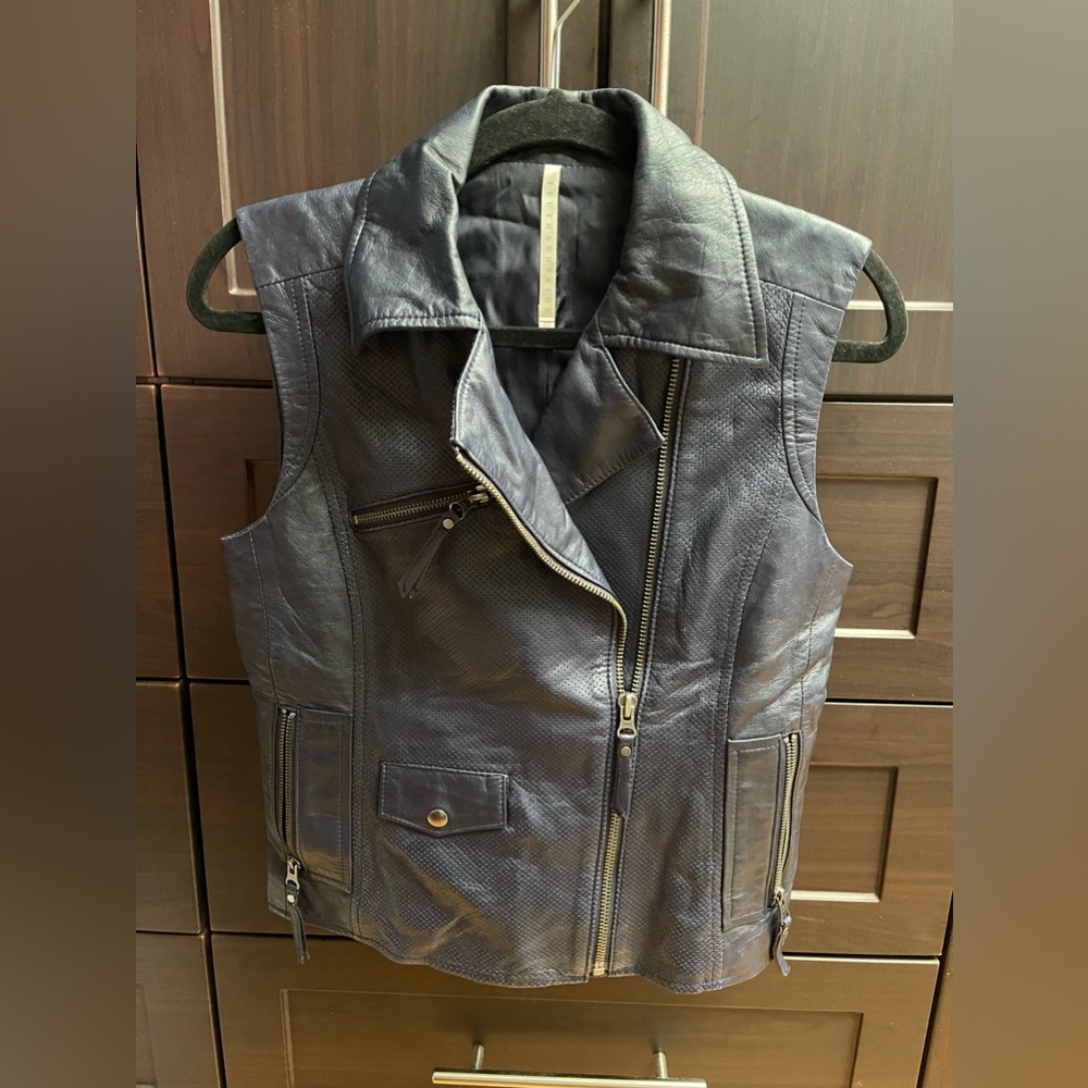 EUC Truth and Pride ladies XS dark navy leather biker vest